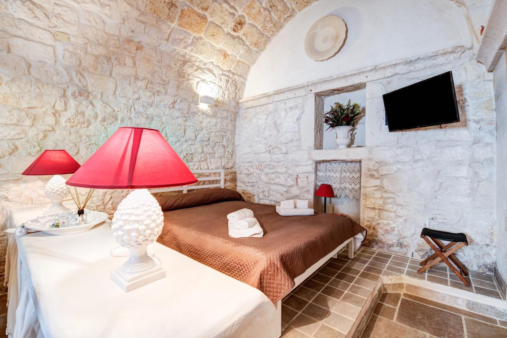 Le Bianche Suites Остуни Экстерьер фото
